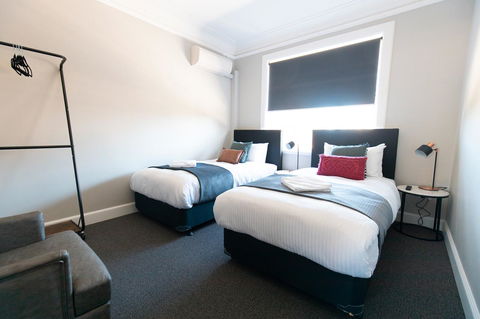 Horse And Jockey Hotel Homebush - Accommodation NT 7