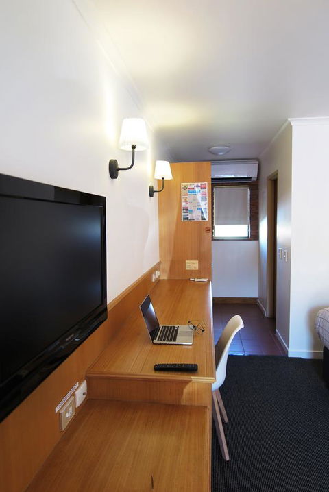 Summerhill Motor Inn - Accommodation NT 11