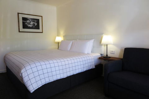 Summerhill Motor Inn - Accommodation NT 1
