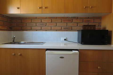 Summerhill Motor Inn - Accommodation NT 3