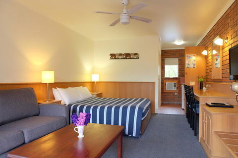 Summerhill Motor Inn - Accommodation NT 14