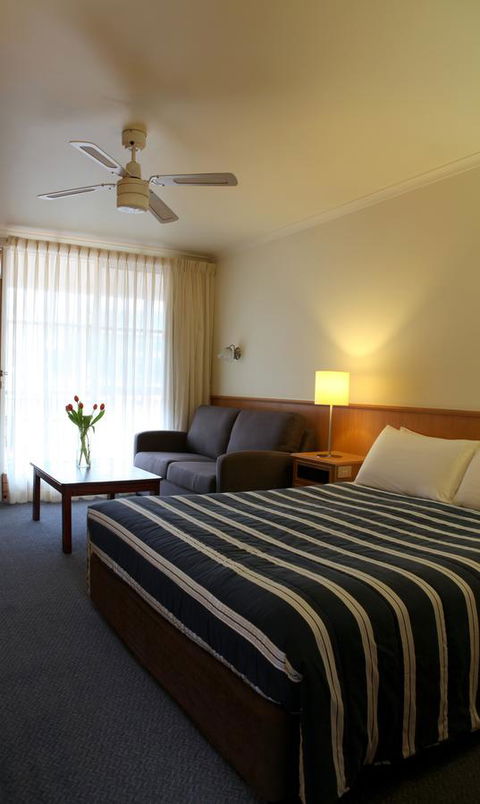 Summerhill Motor Inn - Accommodation NT 13