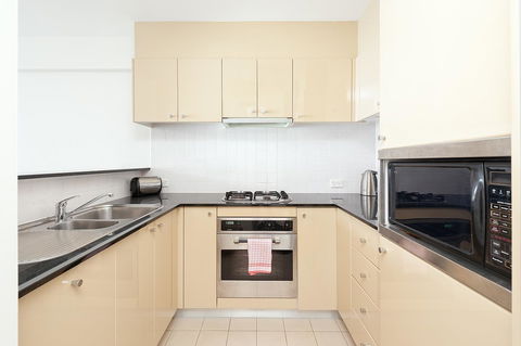 Waterfront Apartment On Sydney Harbour - Accommodation NT 8
