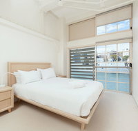 Waterfront Apartment on Sydney Harbour - Accommodation NT