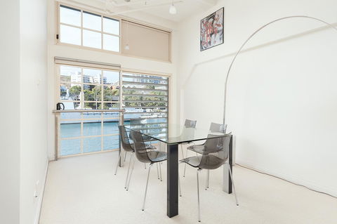Waterfront Apartment On Sydney Harbour - Accommodation NT 2