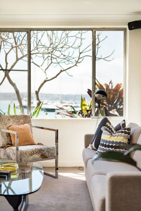 Waterfront Apartment Brimming With Inspirational Artwork - Accommodation NT 17