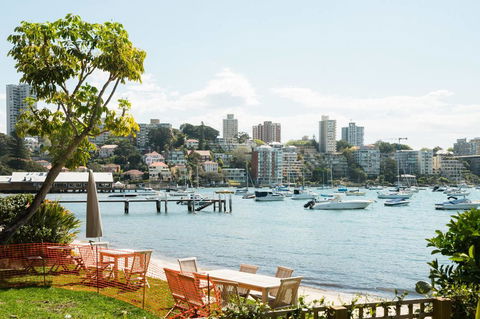 Waterfront Apartment Brimming With Inspirational Artwork - Accommodation NT 26