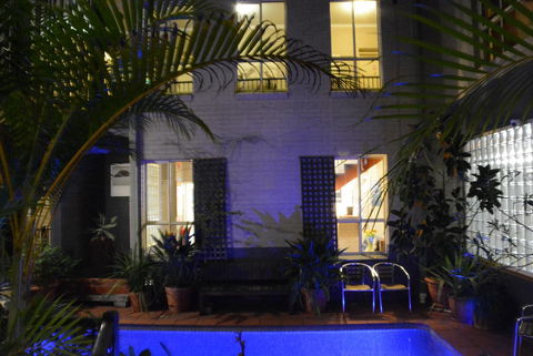Newtown Backpackers - Accommodation NT 21