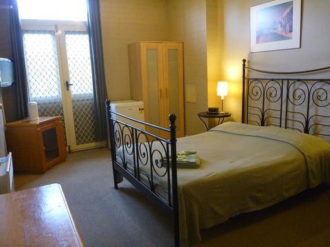 Newtown Backpackers - Accommodation NT 22