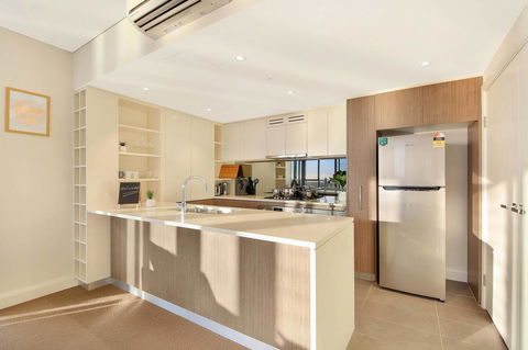 Stunning Sunset Water View 2BEDs On High Rises - NT Tourism 8