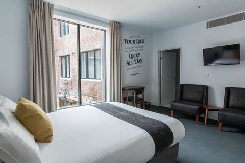 The Lucky Hotel - Accommodation NT 2