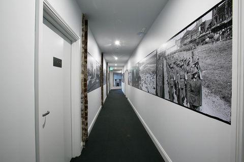 The Lucky Hotel - Accommodation NT 32