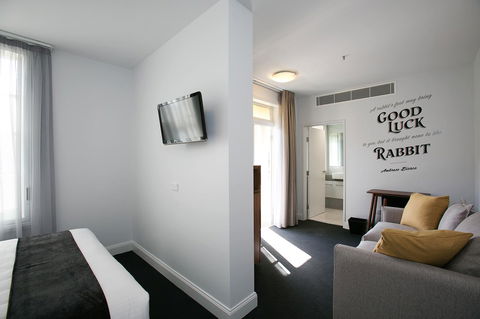 The Lucky Hotel - Accommodation NT 29