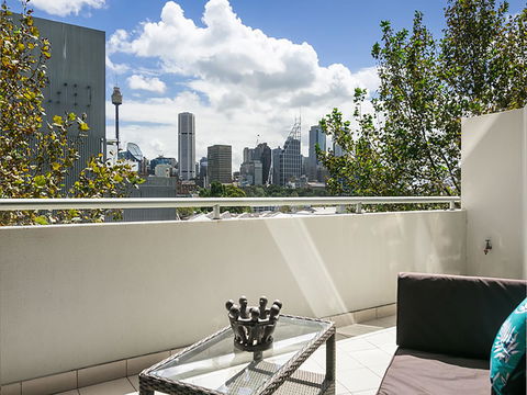 Lower Bridge And Sails - Executive 2BR Darlinghurst Apartment With Balcony And Rooftop Views - Accommodation NT 6