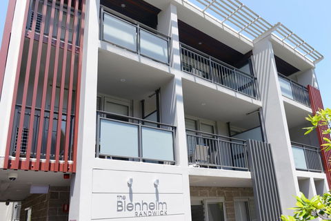 The Blenheim - Accommodation NT 13