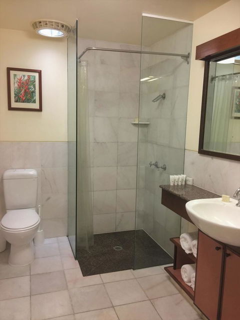 Beach Hotel Resort - Accommodation NT 29