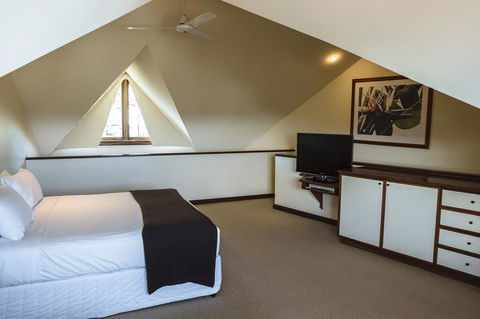 Beach Hotel Resort - Accommodation NT 44
