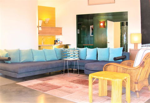 Beach Hotel Resort - Accommodation NT 15