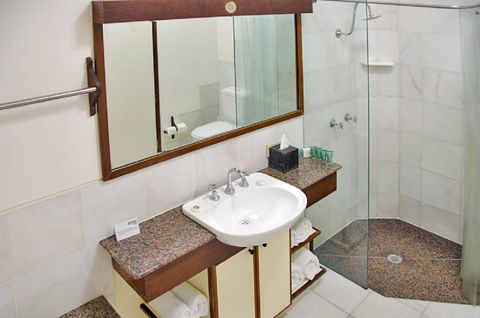 Beach Hotel Resort - Accommodation NT 33