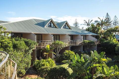 Beach Hotel Resort - Accommodation NT 10