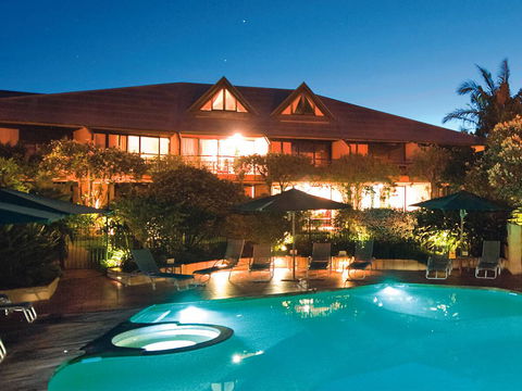 Beach Hotel Resort - Accommodation NT 25