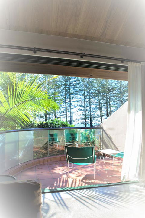 Beach Hotel Resort - Accommodation NT 8