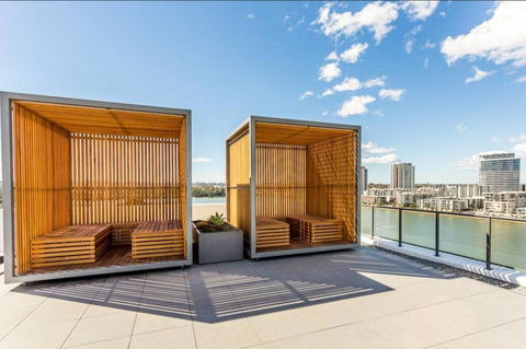 Brand New 3 Bedrooms Apt With Waterfront View - Accommodation NT 2