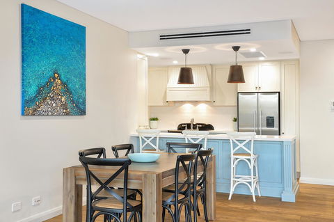 Belle Vue- Penthouse At Black Beach - NT Tourism 7