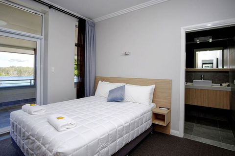 Lakes And Ocean Hotel Forster - Accommodation NT 25