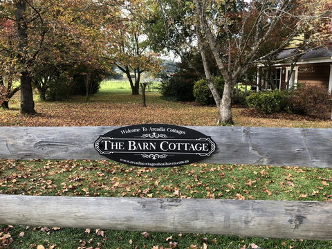 Arcadia - The Barn Cottage & Rosehill Cottage - Accommodation NT 0