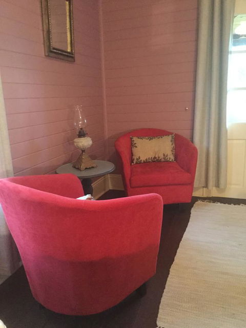 Arcadia - The Barn Cottage & Rosehill Cottage - Accommodation NT 16
