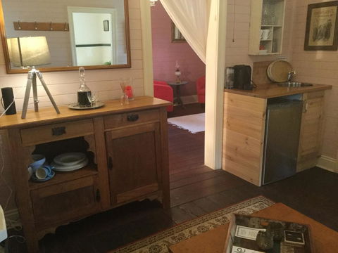 Arcadia - The Barn Cottage & Rosehill Cottage - Accommodation NT 23