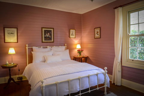Arcadia - The Barn Cottage & Rosehill Cottage - Accommodation NT 15