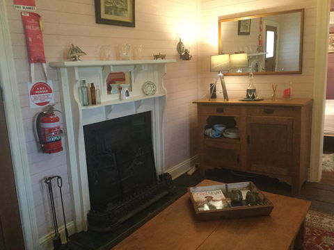 Arcadia - The Barn Cottage & Rosehill Cottage - Accommodation NT 22
