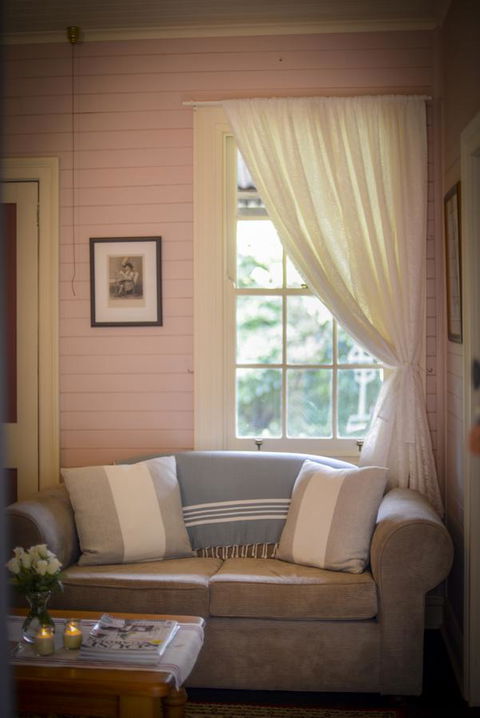 Arcadia - The Barn Cottage & Rosehill Cottage - Accommodation NT 21