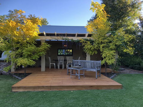 Arcadia - The Barn Cottage & Rosehill Cottage - Accommodation NT 28