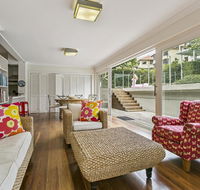 Summery spacious 4 bed home in Kurraba Point - NT Tourism