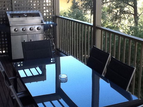 Villa De Saran Located Within Cypress Lakes - Accommodation NT 9