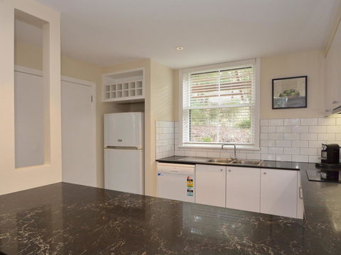 Villa De Saran Located Within Cypress Lakes - Accommodation NT 2