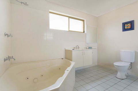 Baywatch Apartments Merimbula - Accommodation NT 15