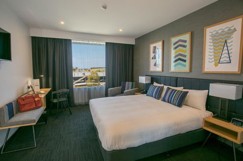 Alpha Hotel Eastern Creek - NT Tourism 0