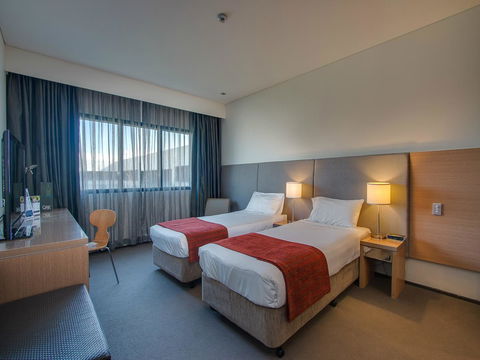 Alpha Hotel Eastern Creek - NT Tourism 1
