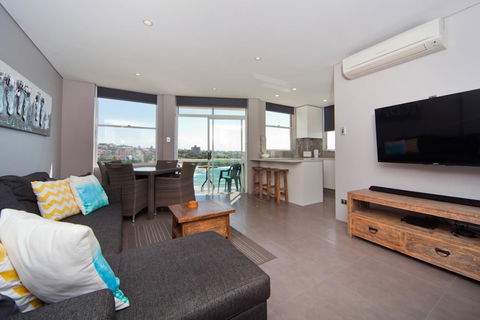 Gorgeous Coogee Views 2 Beds WT21 - NT Tourism 0
