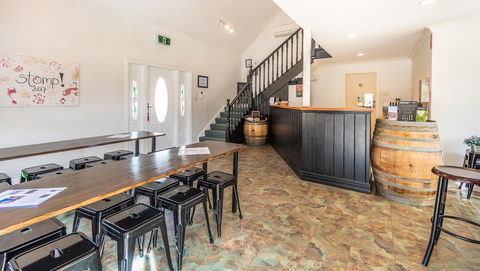 Madigan Wine Country Cottages - NT Tourism 24
