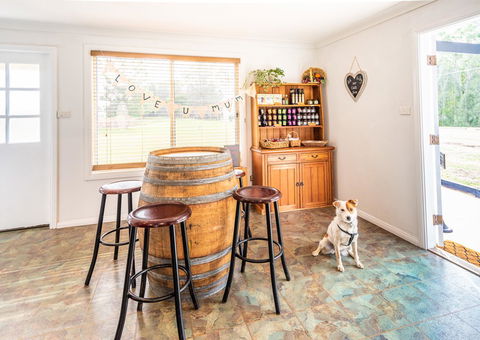 Madigan Wine Country Cottages - NT Tourism 23
