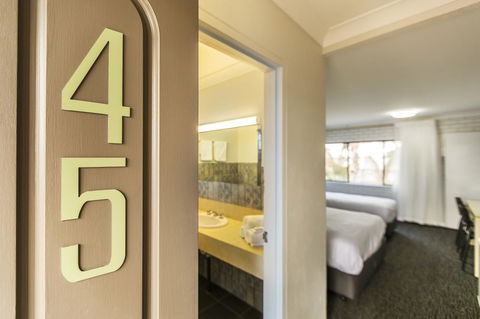 Boomerang Hotel - NT Tourism 31