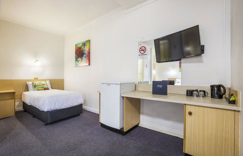 Boomerang Hotel - NT Tourism 1