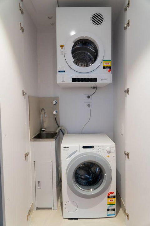 Two Bedroom Darling Harbour Apt Chinatown CBD UTS - NT Tourism 15
