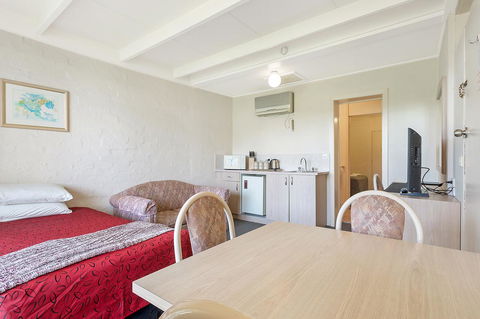 Black Dolphin Resort Motel & Apartments - Accommodation NT 14