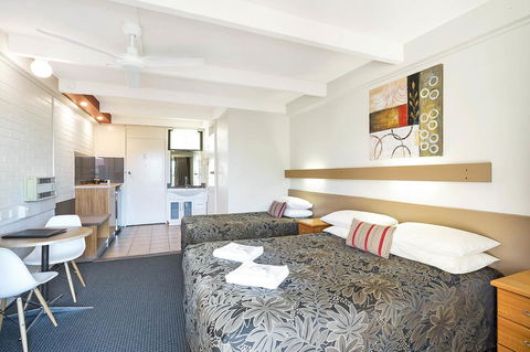 Black Dolphin Resort Motel & Apartments - Accommodation NT 21